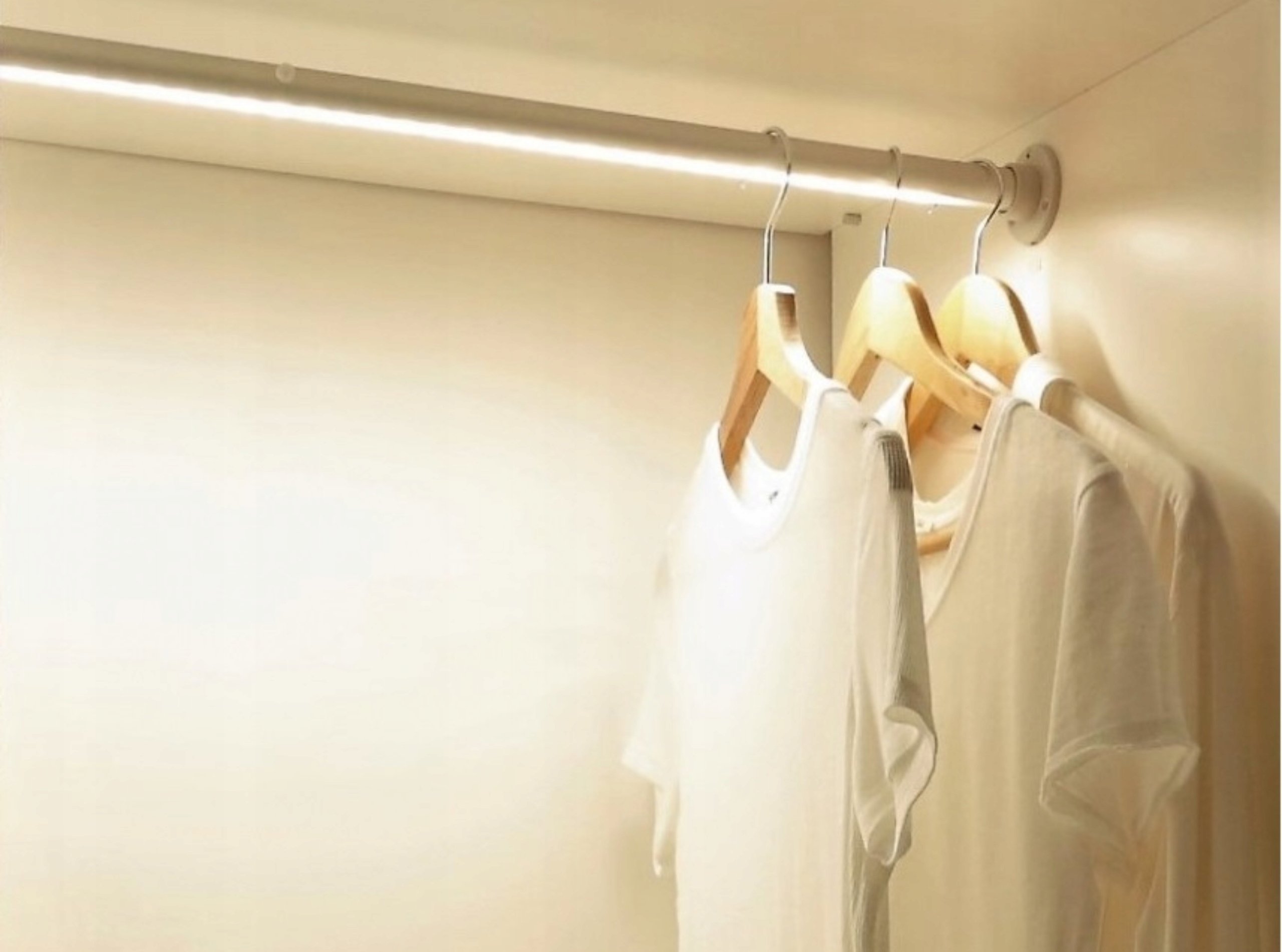 Szafa przesuwna trzydrzwiowa z lamelami - LAGOS 200 x 245 cm, 18 mm - obrazek 4